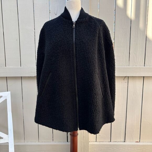 Forever 21 black boucle cape - Picture 2 of 6